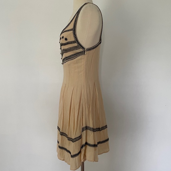 Free People 2013 Beige Tan Embroidered Crisscross Back Strap Mini Dress Size 2 - Picture 5 of 11